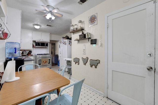2713 Cos Street, Liberty, TX 77575