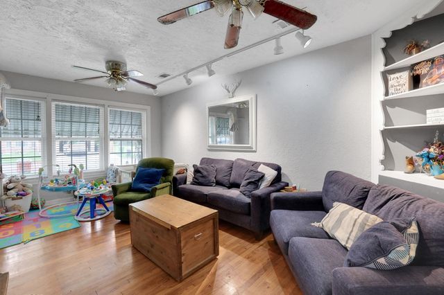 2713 Cos Street, Liberty, TX 77575