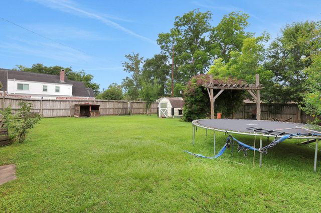 2713 Cos Street, Liberty, TX 77575