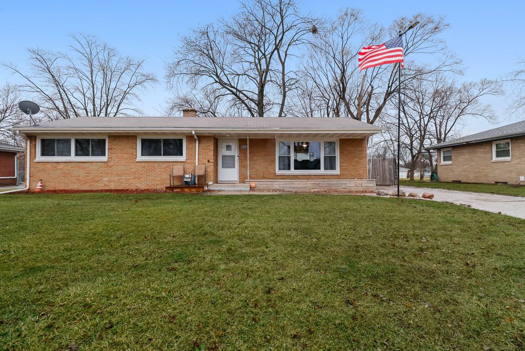 5950 Hayes Place, Merrillville, IN 46410