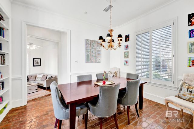 4 Savannah Court, Mobile, AL 36608