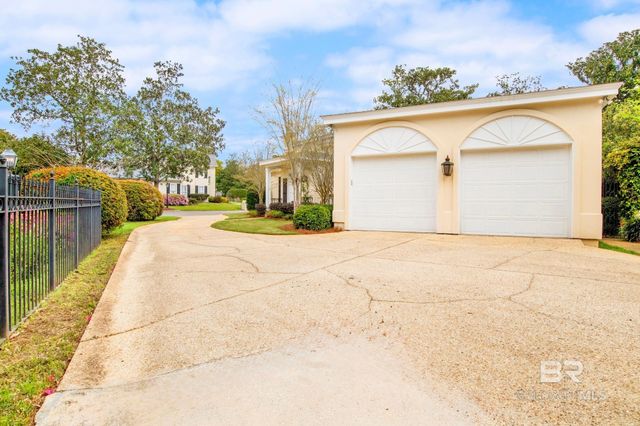 4 Savannah Court, Mobile, AL 36608