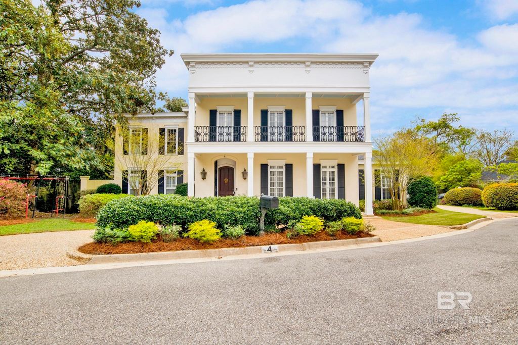 4 Savannah Court, Mobile, AL 36608
