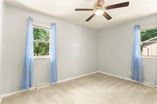 104 SE Kingscross Road, Blue Springs, MO 64014