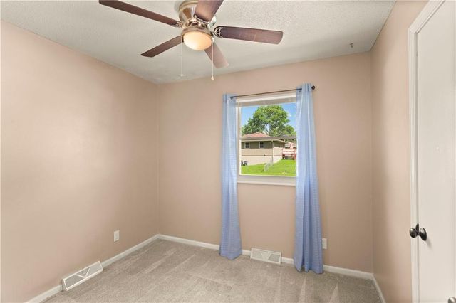 104 SE Kingscross Road, Blue Springs, MO 64014