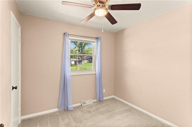 104 SE Kingscross Road, Blue Springs, MO 64014