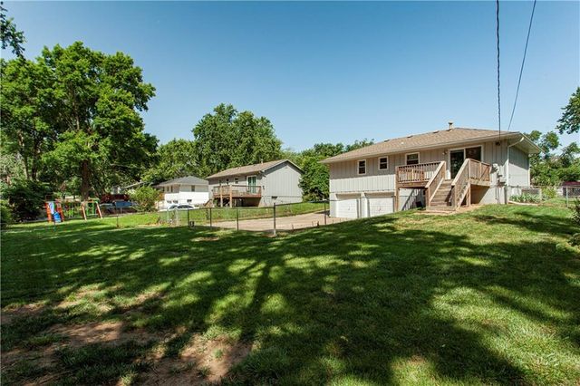 104 SE Kingscross Road, Blue Springs, MO 64014