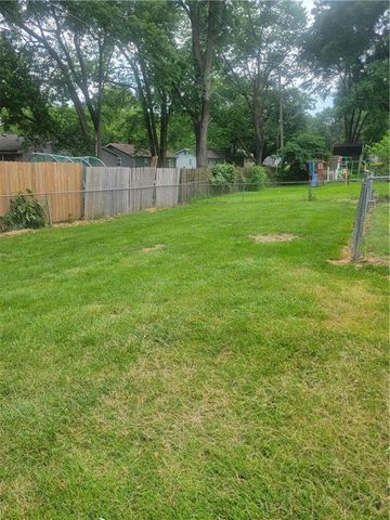 104 SE Kingscross Road, Blue Springs, MO 64014