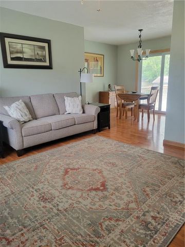 104 SE Kingscross Road, Blue Springs, MO 64014
