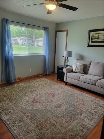 104 SE Kingscross Road, Blue Springs, MO 64014