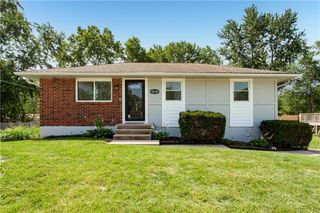 104 SE Kingscross Road, Blue Springs, MO 64014