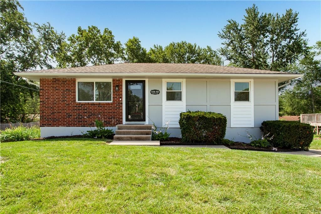 104 SE Kingscross Road, Blue Springs, MO 64014