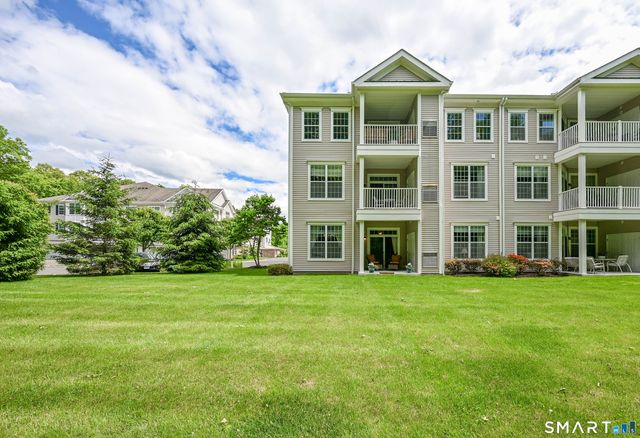 1011 Brookside Court 1011, Newtown, CT 06470