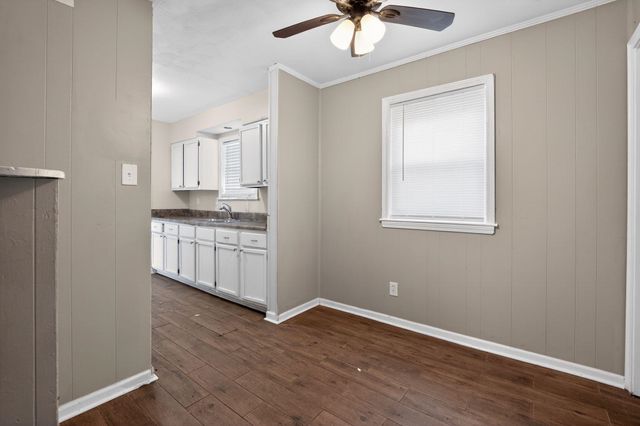 506 E SHELBY DR, Memphis, TN 38109