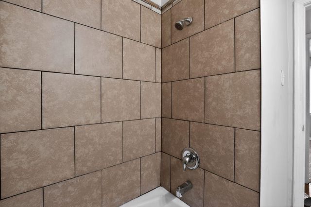 506 E SHELBY DR, Memphis, TN 38109