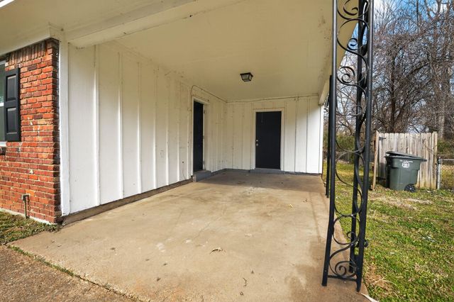 506 E SHELBY DR, Memphis, TN 38109