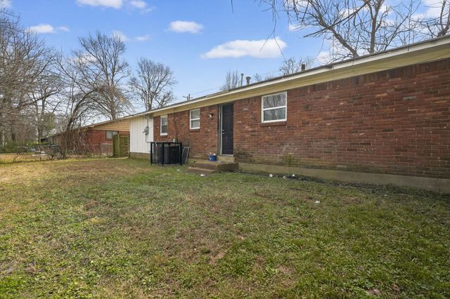 506 E SHELBY DR, Memphis, TN 38109
