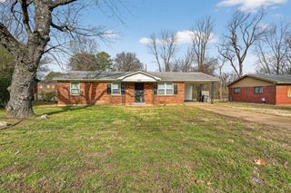 506 E SHELBY DR, Memphis, TN 38109