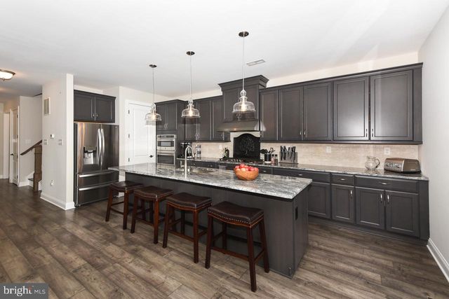 8 ELIZABETH LN, Doylestown, PA 18901