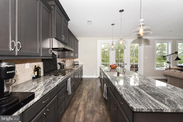 8 ELIZABETH LN, Doylestown, PA 18901