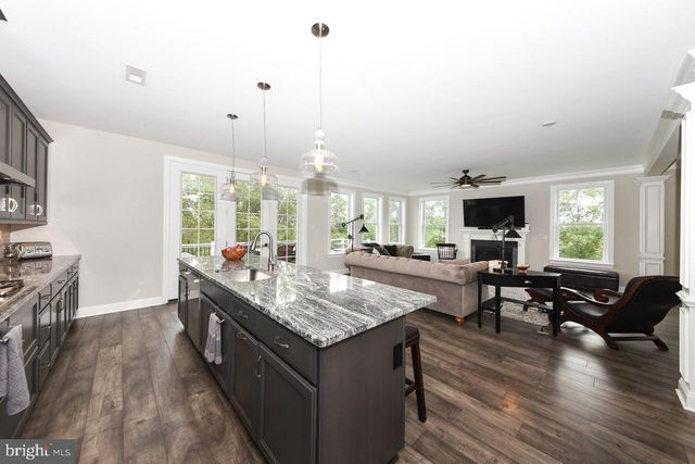 8 ELIZABETH LN, Doylestown, PA 18901