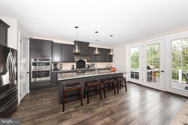 8 ELIZABETH LN, Doylestown, PA 18901