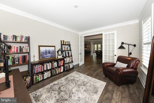 8 ELIZABETH LN, Doylestown, PA 18901