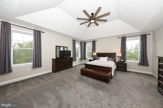 8 ELIZABETH LN, Doylestown, PA 18901