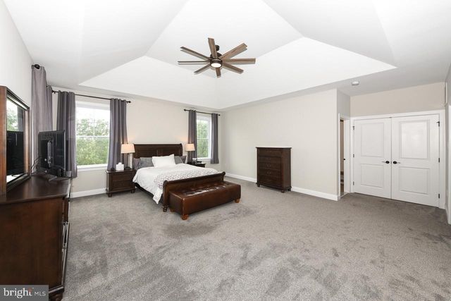 8 ELIZABETH LN, Doylestown, PA 18901