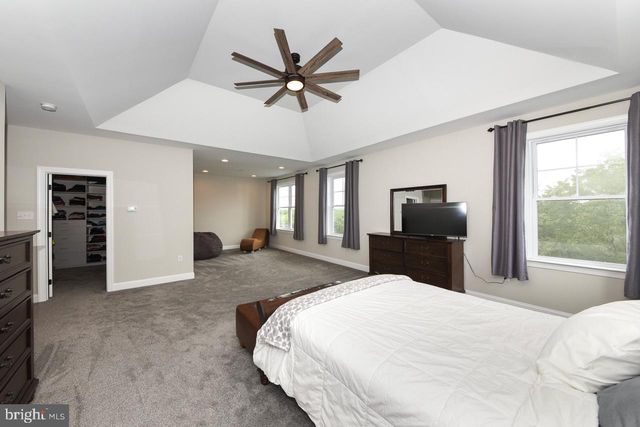 8 ELIZABETH LN, Doylestown, PA 18901