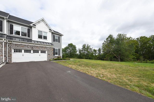 8 ELIZABETH LN, Doylestown, PA 18901