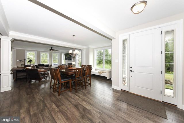 8 ELIZABETH LN, Doylestown, PA 18901