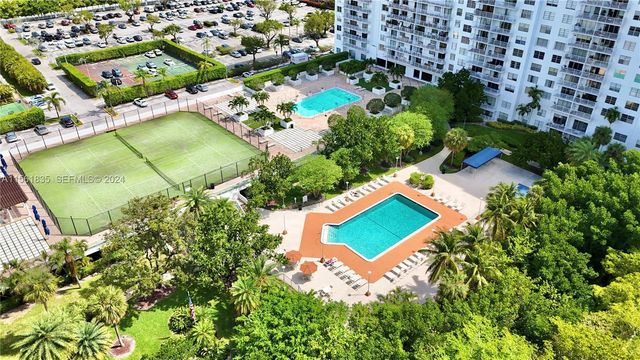2851 NE 183rd Street 2117, Aventura, FL 33160