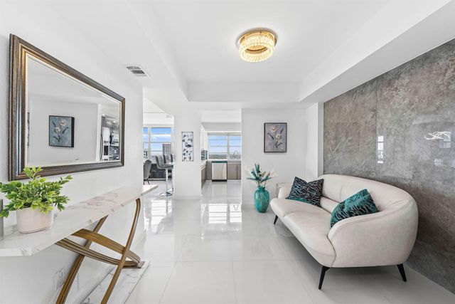 2851 NE 183rd Street 2117, Aventura, FL 33160