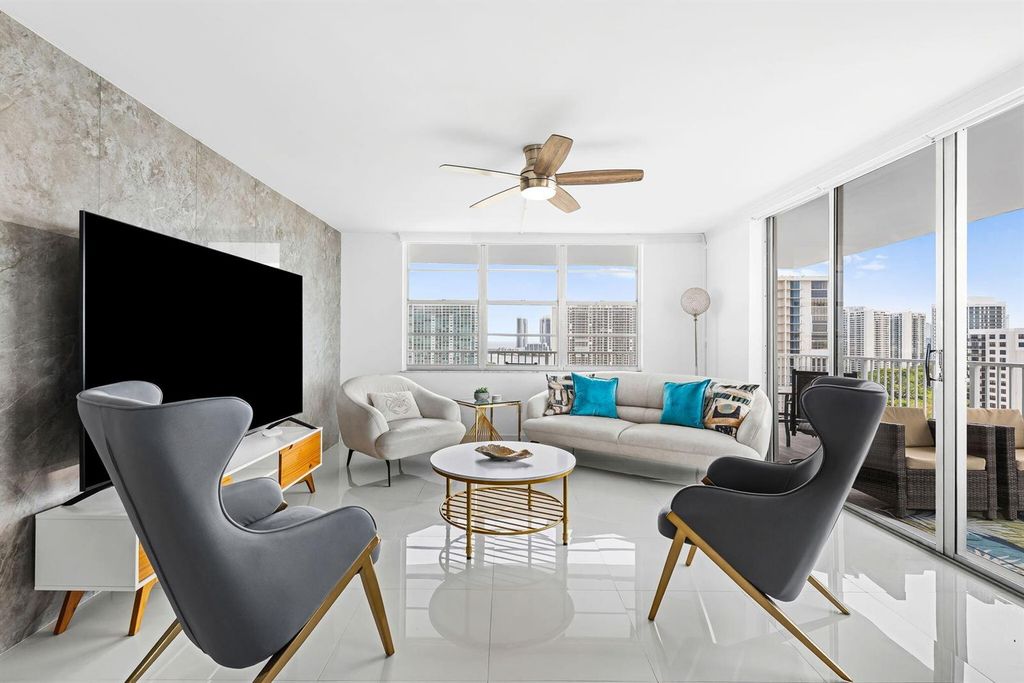 2851 NE 183rd Street 2117, Aventura, FL 33160