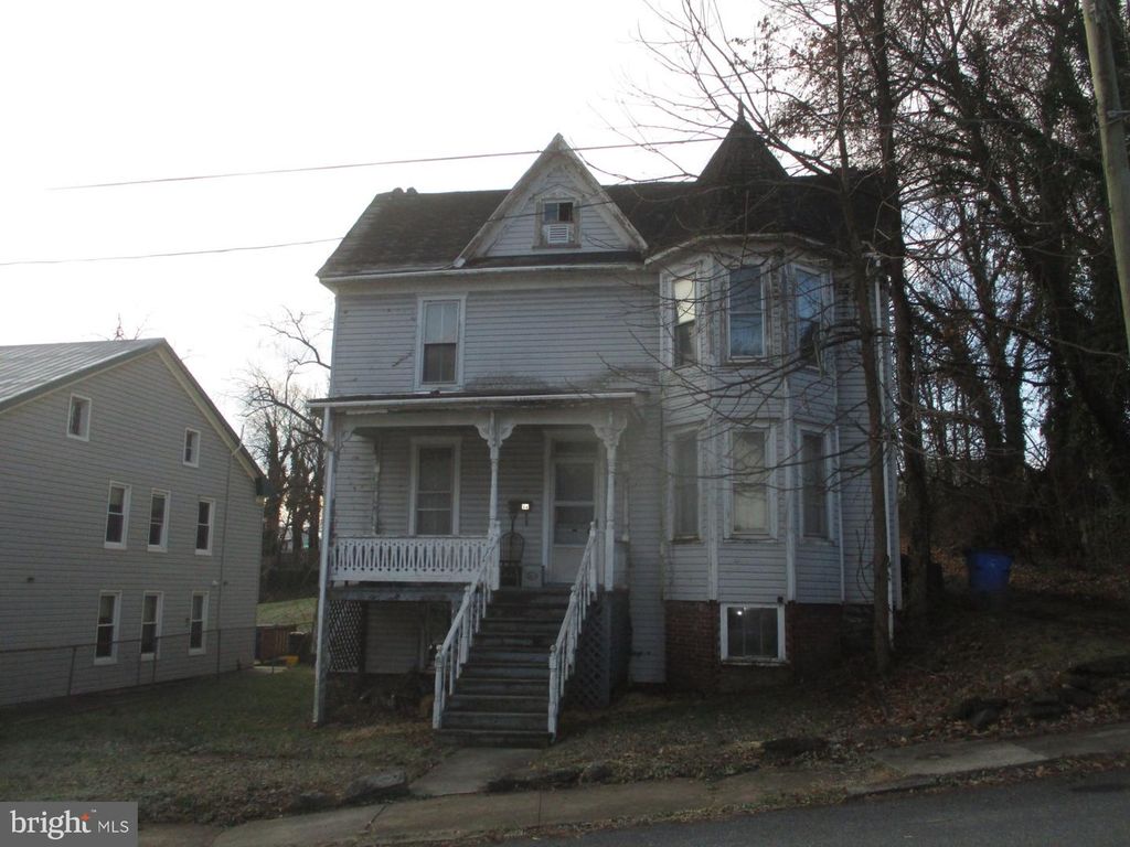 44 E B ST, Brunswick, MD 21716