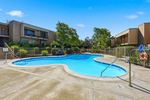 5700 Baltimore Drive 81, La Mesa, CA 91942