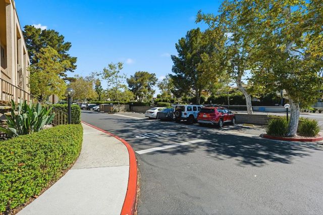 5700 Baltimore Drive 81, La Mesa, CA 91942