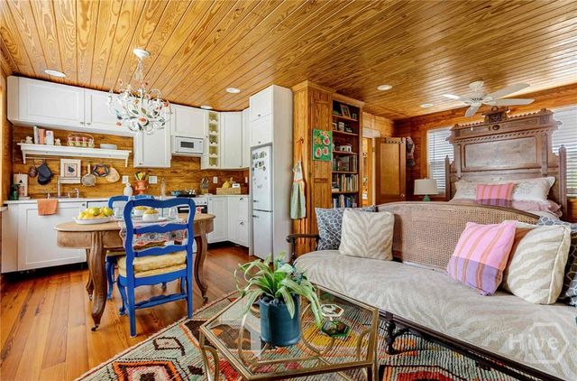 2411 Texas Avenue, Savannah, GA 31404