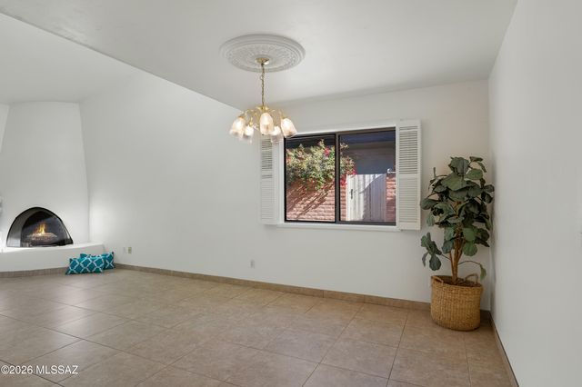 5521 N Arroyo Grande Drive, Tucson, AZ 85718