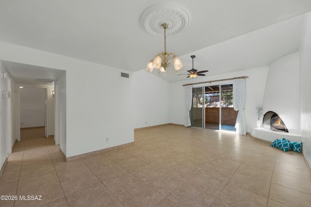 5521 N Arroyo Grande Drive, Tucson, AZ 85718