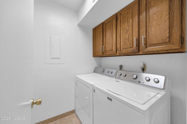 5521 N Arroyo Grande Drive, Tucson, AZ 85718