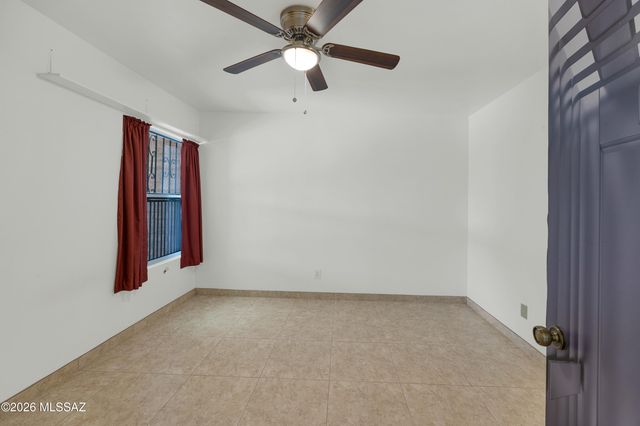 5521 N Arroyo Grande Drive, Tucson, AZ 85718