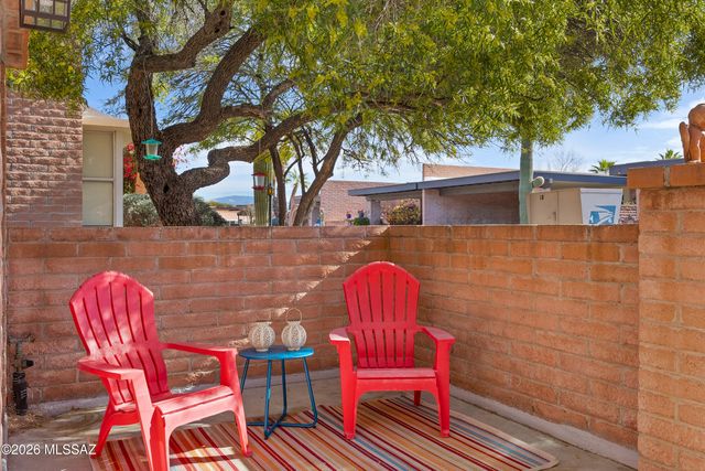 5521 N Arroyo Grande Drive, Tucson, AZ 85718