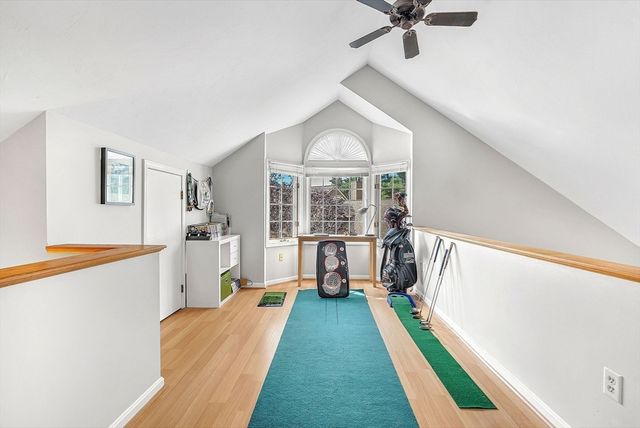 5 Weybridge Ln 5, Hopkinton, MA 01748