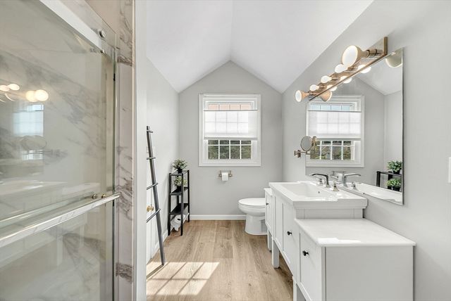 5 Weybridge Ln 5, Hopkinton, MA 01748