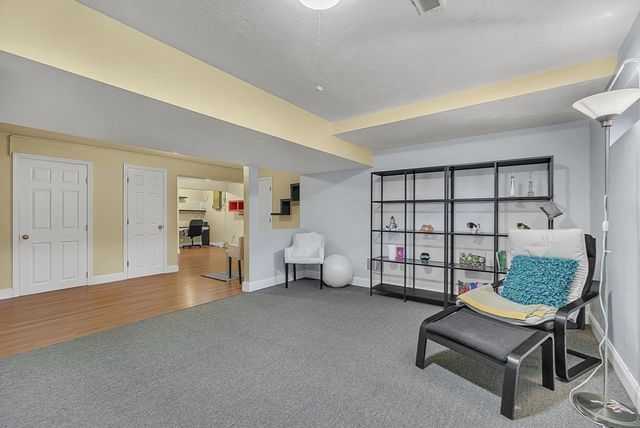 5 Weybridge Ln 5, Hopkinton, MA 01748