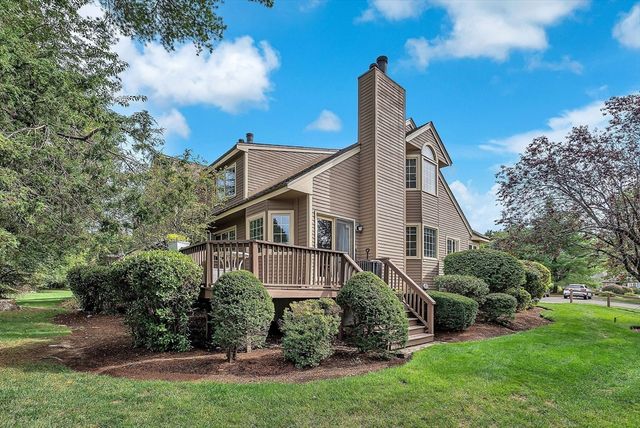 5 Weybridge Ln 5, Hopkinton, MA 01748