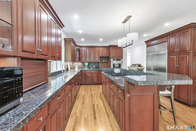 35 Hunting Ridge Road, Easton, CT 06612