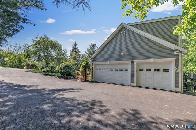 35 Hunting Ridge Road, Easton, CT 06612